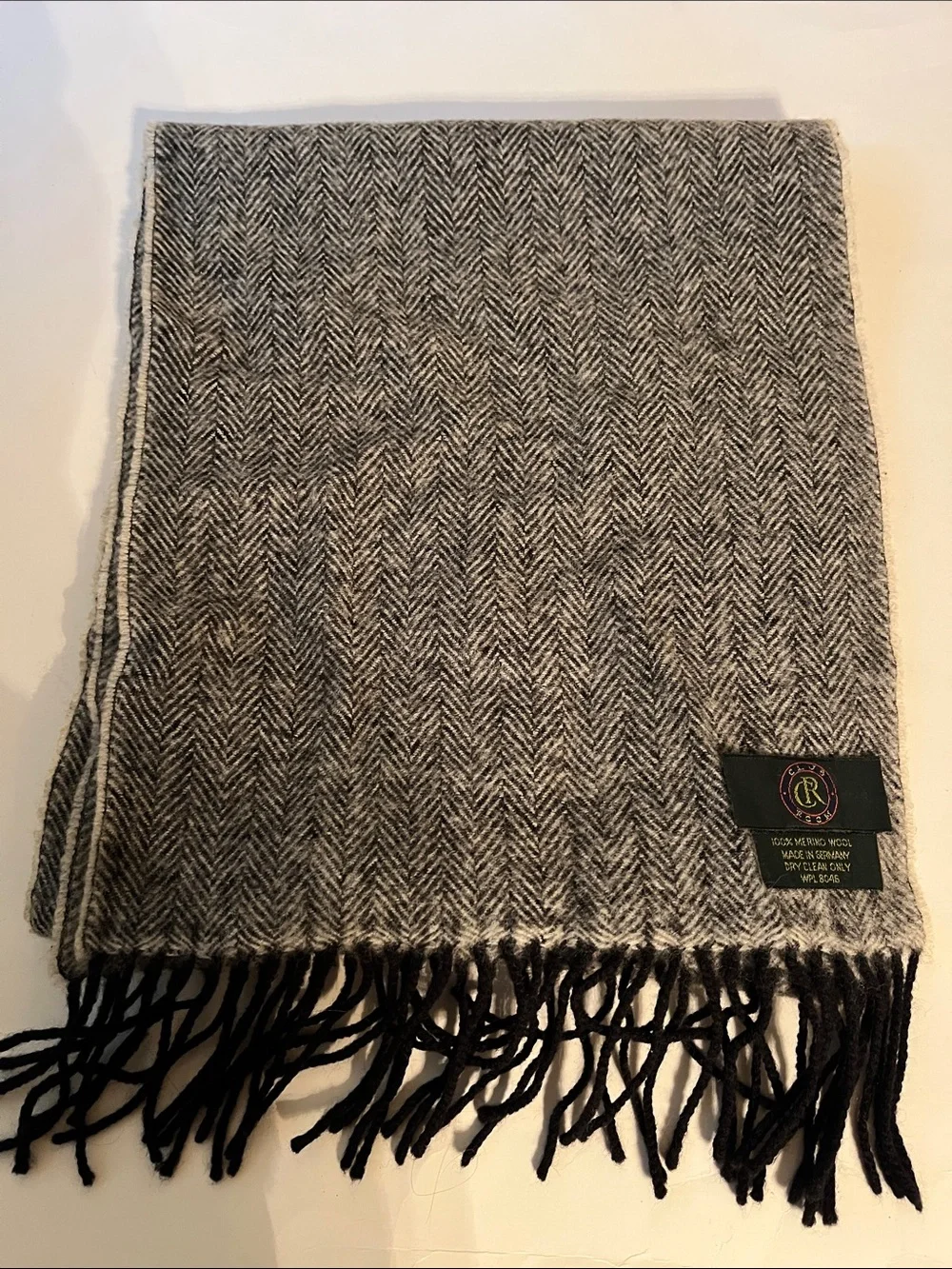 Club room 100% Merino wool winter scarf, grey herringbone pattern WPL8046.
